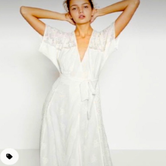 Zara Dresses & Skirts - SOLD Zara Trafaluc White Lacey Wrap Dress